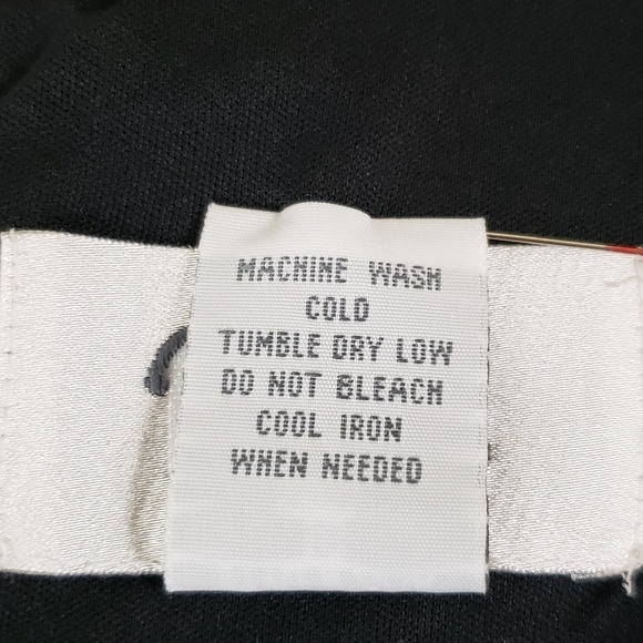 Elegant Black Midi Dress - Picture 8 of 8